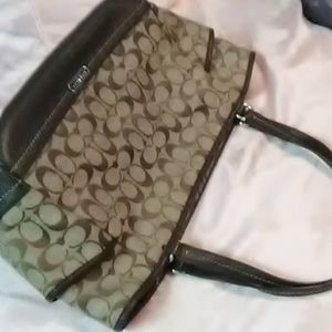 Large Signature C brown Coach bag